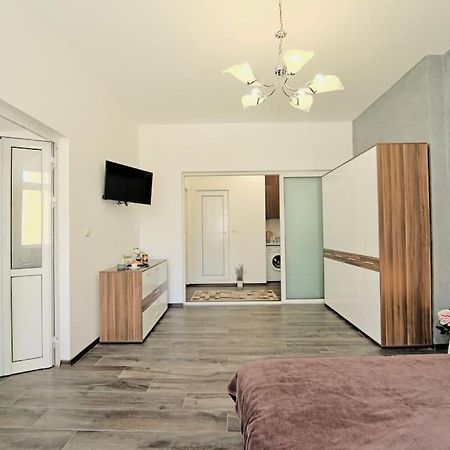 Cozy 2-Bedroom Flat In The Very Center Of Sofia Eksteriør billede