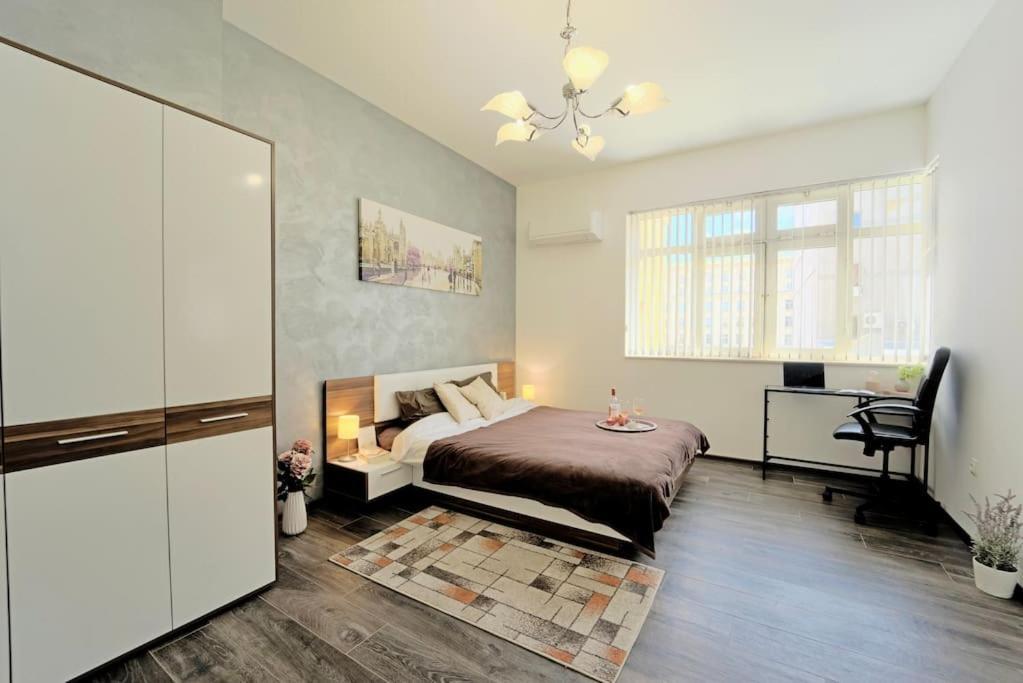 Cozy 2-Bedroom Flat In The Very Center Of Sofia Eksteriør billede