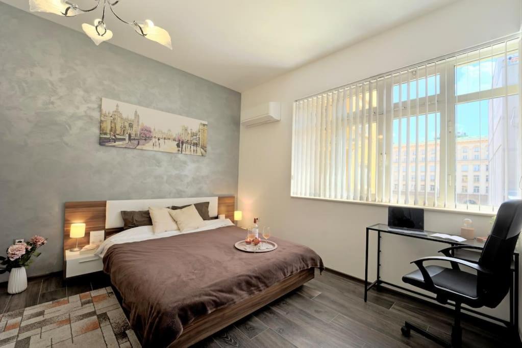 Cozy 2-Bedroom Flat In The Very Center Of Sofia Eksteriør billede