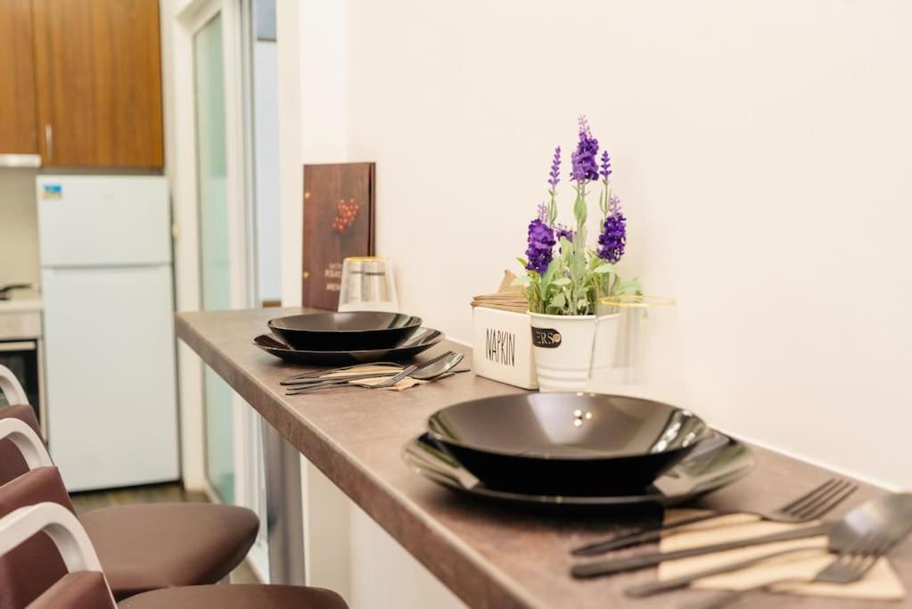 Cozy 2-Bedroom Flat In The Very Center Of Sofia Eksteriør billede