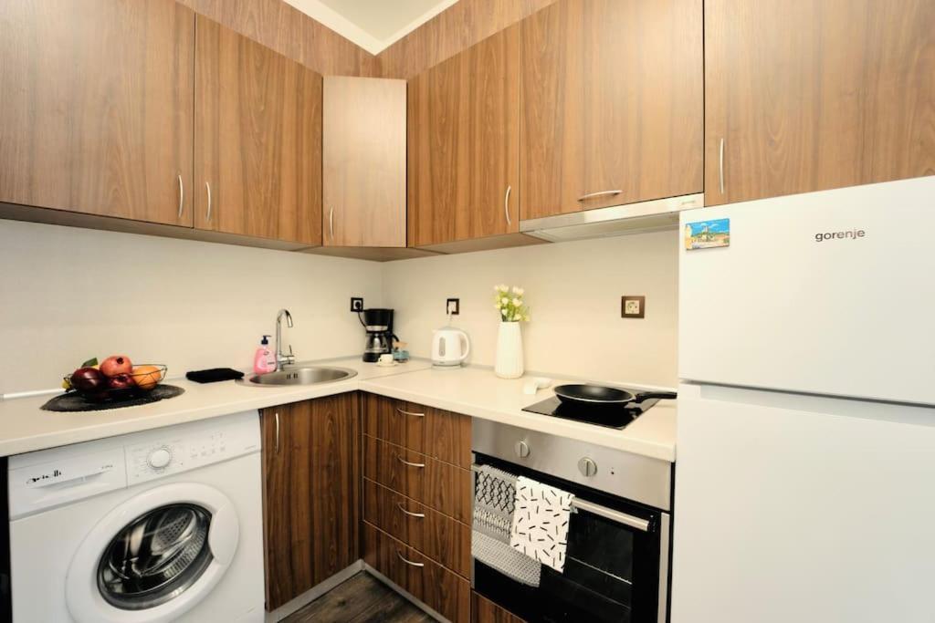 Cozy 2-Bedroom Flat In The Very Center Of Sofia Eksteriør billede